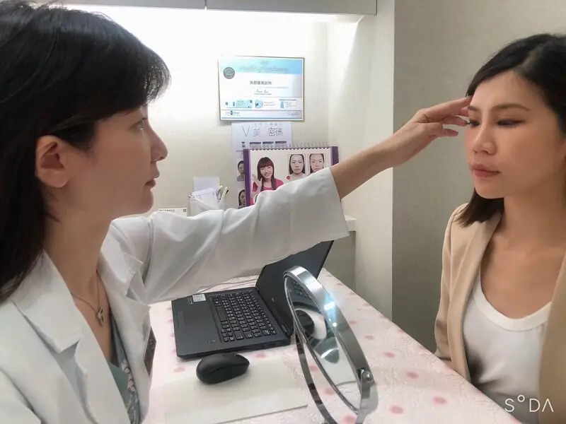 Chloe︰法令紋、夫妻宮這樣補，真的好自然！｜洢蓮絲
