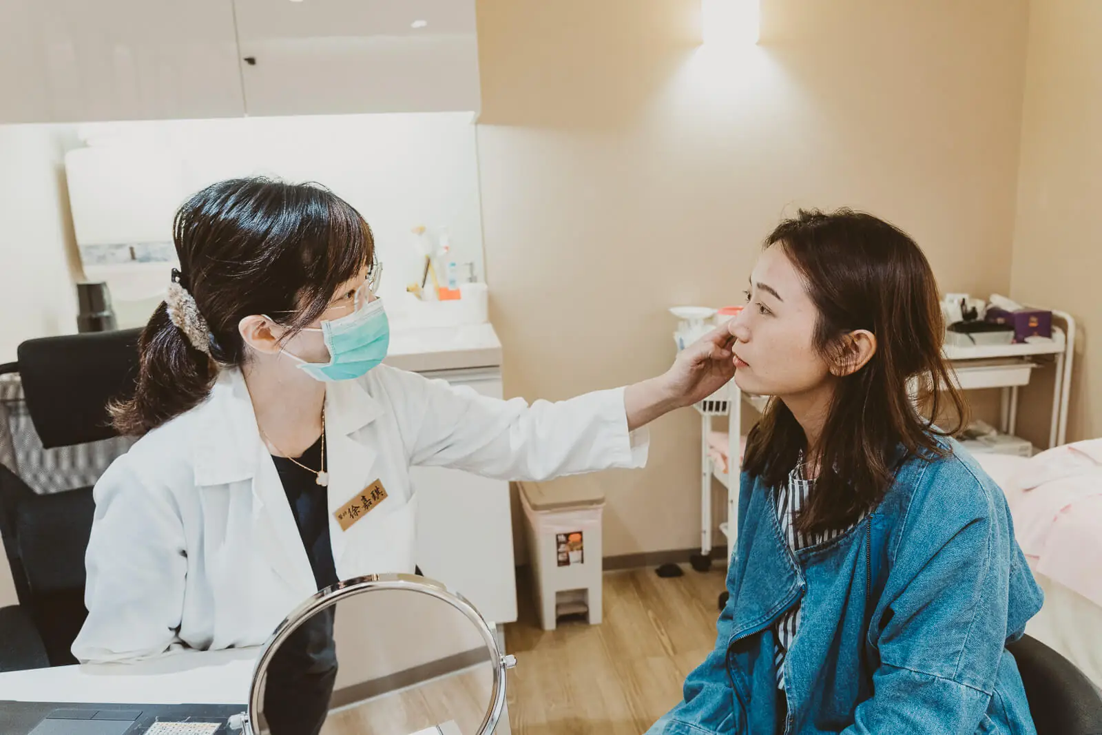 凱西 : 除了瑜珈運動之外的醫美保養之路－第一次嘗試音波拉提＋玻尿酸填補